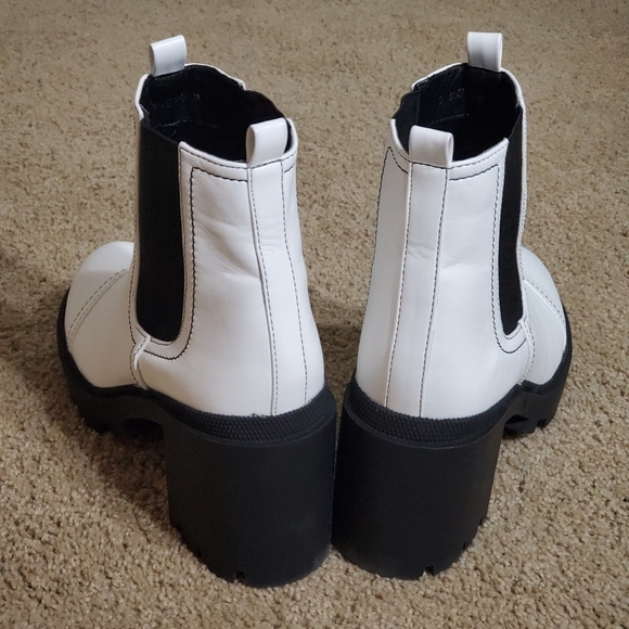 Black & White Ankle Boots - Picture 5 of 6